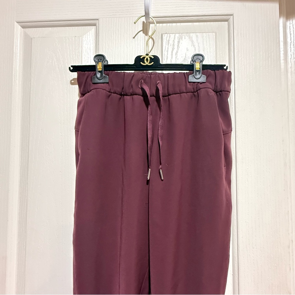 Lululemon On the Fly Jogger Pant *Woven Cassis Size 4 Small EUC Lounge wear - Picture 9 of 10